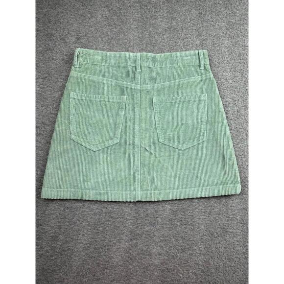 Forever 21 Green Corduroy Mini Skirt with Front and Back Pockets Size Medium - Picture 2 of 6
